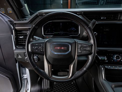 Used 2024 GMC Sierra 2500 AT4X AWD/4WD image 19