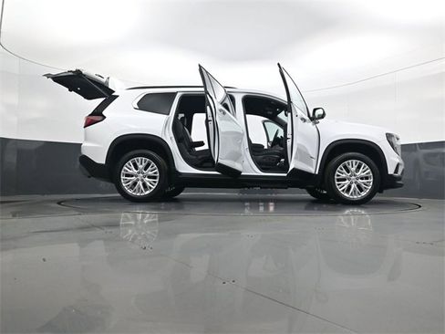 Used 2024 GMC Acadia Elevation image 34