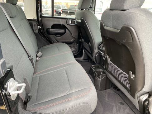 Certified 2025 Jeep Wrangler Unlimited Rubicon AWD/4WD image 24