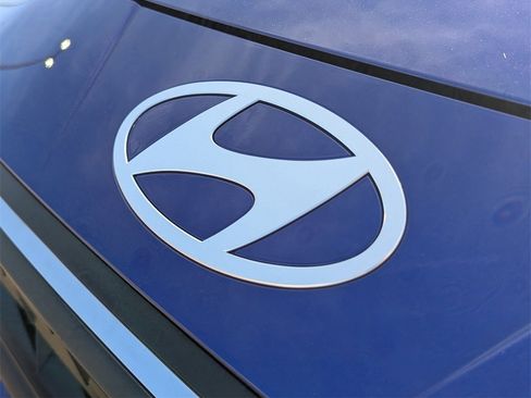 Certified 2025 Hyundai Elantra Sport image 26