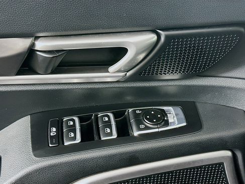 Used 2025 Kia Telluride S image 15