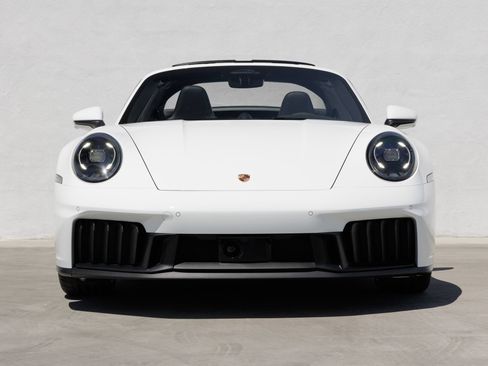 Certified 2026 Porsche 911 Targa 4 GTS AWD/4WD image 10
