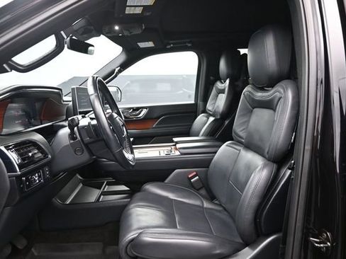 Used 2023 Lincoln Navigator Reserve RWD image 11