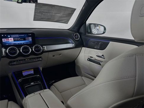 Certified 2025 Mercedes-Benz GLB 250 image 23