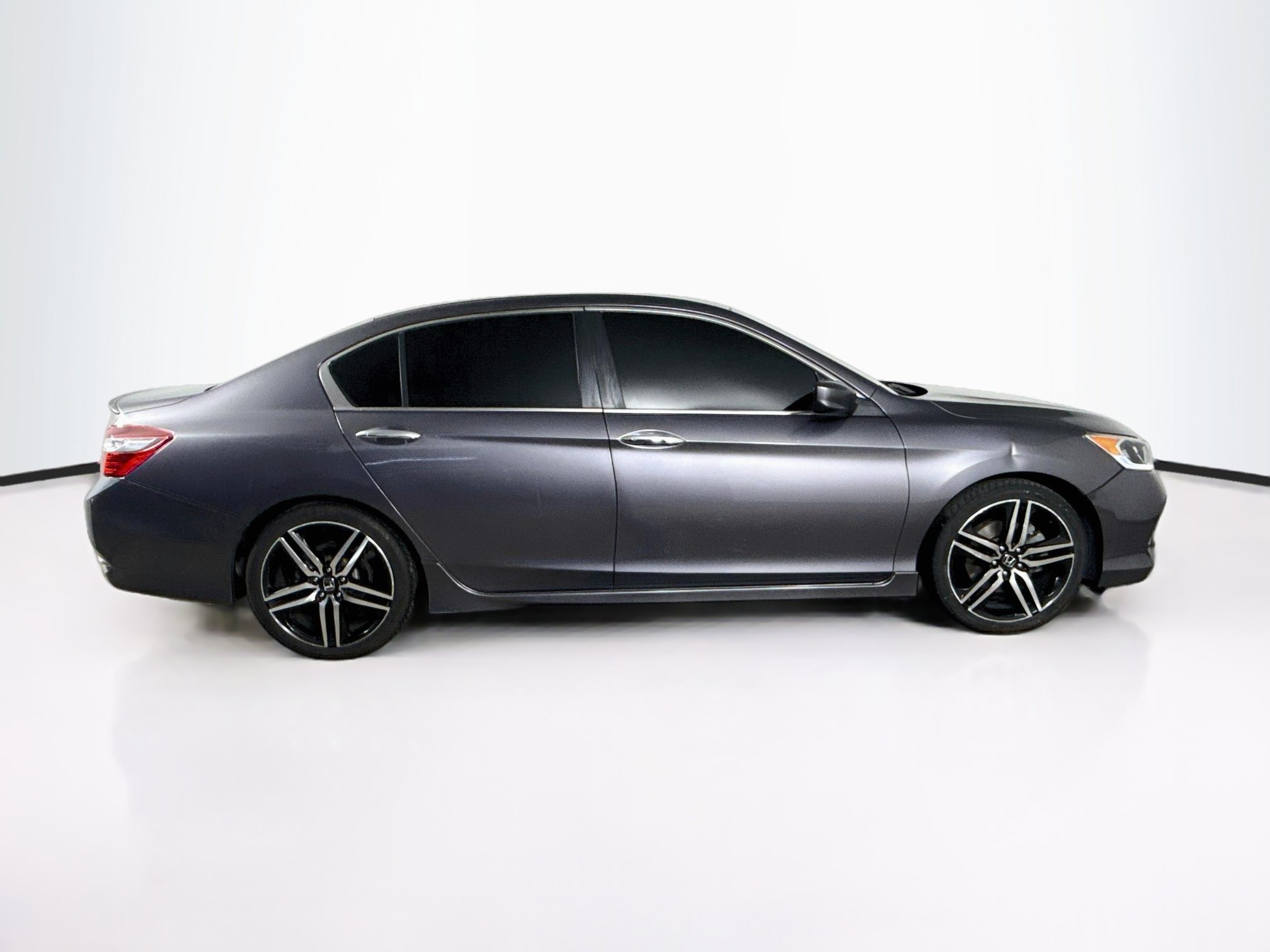 Used 2016 Honda Accord Sport image 11