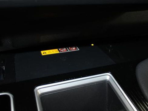 Certified 2025 Toyota Sienna XLE Woodland Edition image 21