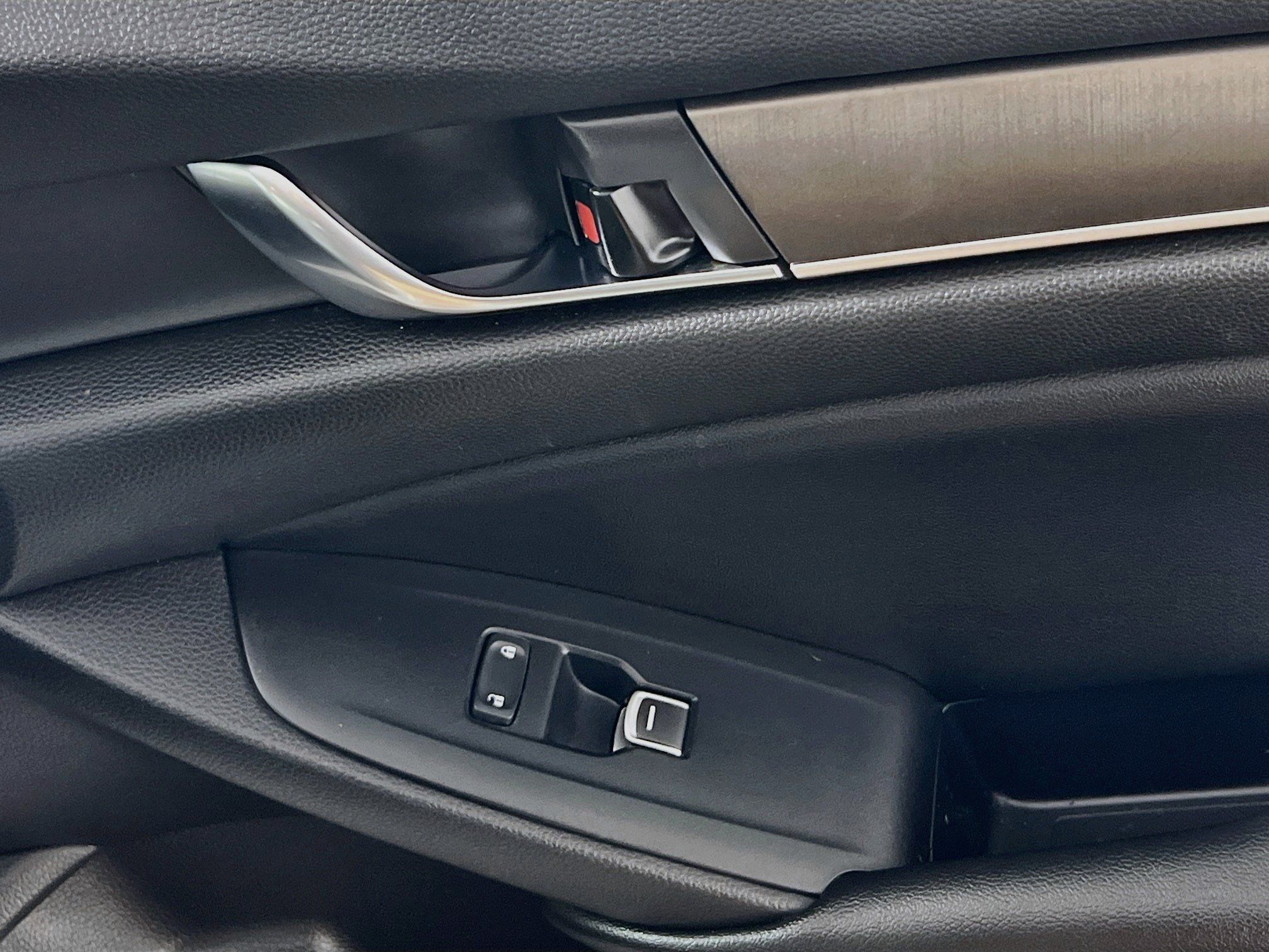 Used 2022 Honda Accord LX image 31