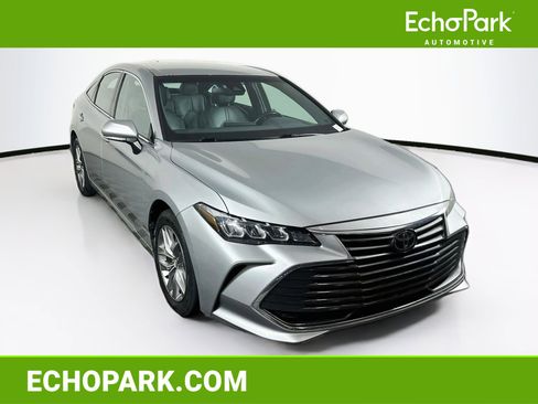 Used 2020 Toyota Avalon XLE FWD image 1