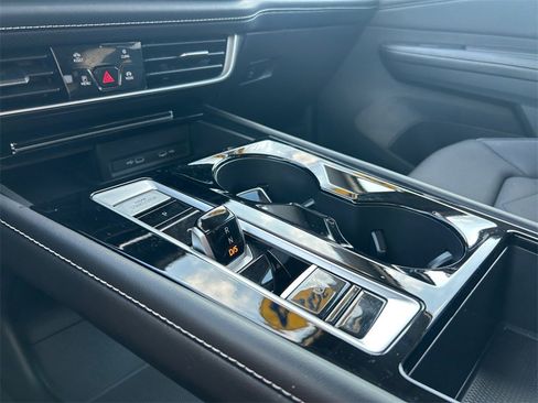 Used 2024 Volkswagen Atlas SE image 27