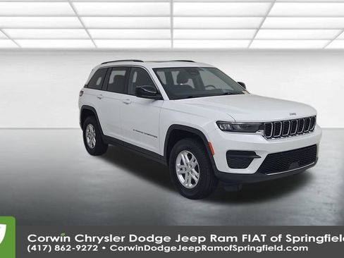 Certified 2023 Jeep Grand Cherokee Laredo w/ Luxury Tech Group I image 3