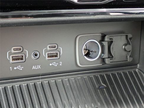 New 2026 Jeep Grand Cherokee Altitude AWD/4WD image 21
