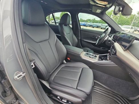 Used 2025 BMW 330i Sedan w/ Premium Package image 19