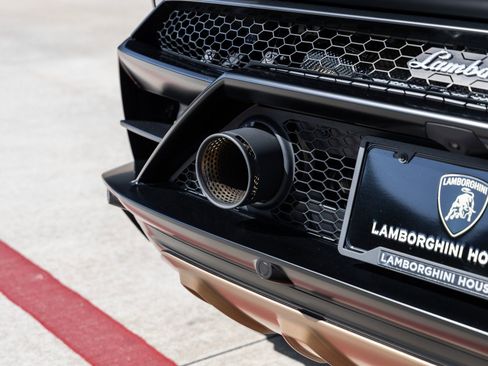 Used 2024 Lamborghini Huracan Sterrato image 15