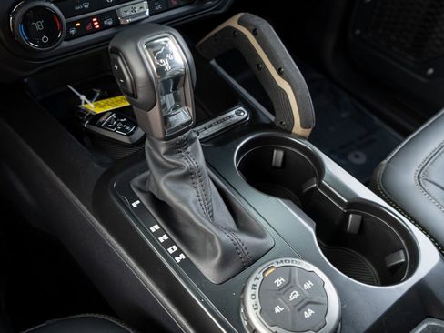 New 2025 Ford Bronco Badlands w/ Sasquatch Package AWD/4WD image 41