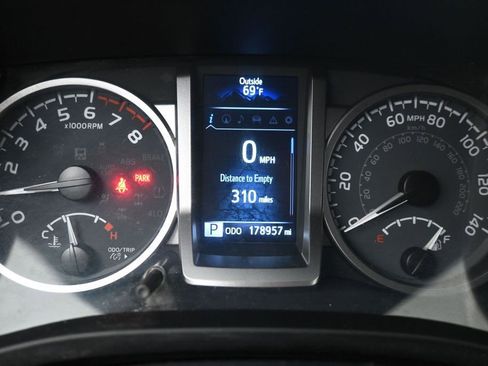 Used 2021 Toyota Tacoma Limited w/ Nightshade Package AWD/4WD image 19