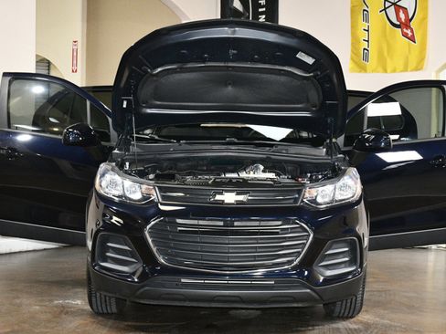 Used 2021 Chevrolet Trax LS w/ Tint and Cruise Package image 87
