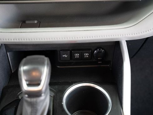 Used 2021 Toyota Highlander LE image 24