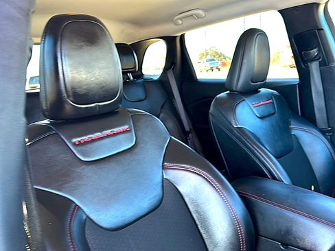 Used 2022 Jeep Cherokee Trailhawk w/ Trailer Tow Group image 24