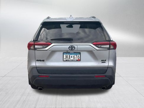 Used 2022 Toyota RAV4 XLE AWD/4WD image 5