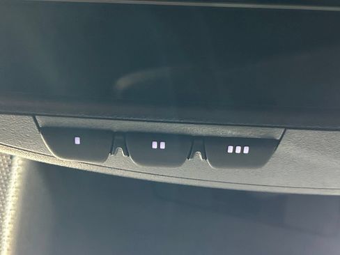 Used 2025 Toyota Camry SE w/ Multimedia Upgrade Package FWD image 77