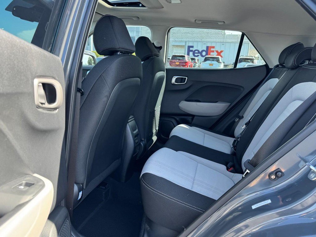 Certified 2025 Hyundai Venue SEL FWD image 10