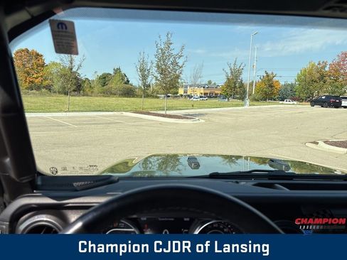 Used 2022 Jeep Gladiator Sport image 20