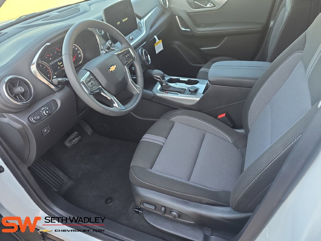 New 2026 Chevrolet Blazer LT w/ Midnight/Sport Edition FWD image 17