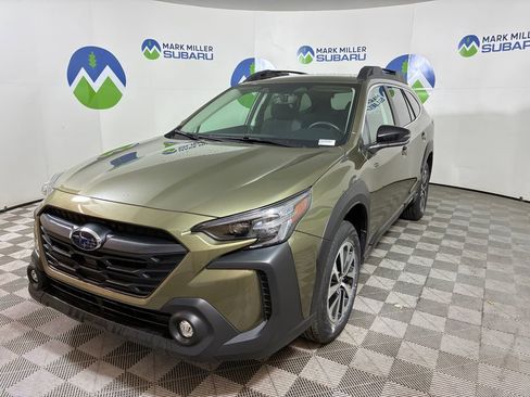 Certified 2025 Subaru Outback Premium w/ Popular Package #1A image 3