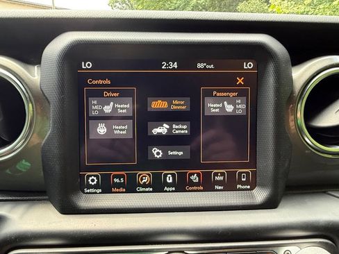 Used 2019 Jeep Wrangler Unlimited Sahara AWD/4WD image 22