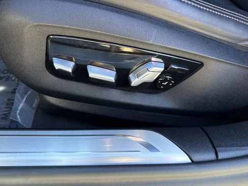 Used 2022 BMW 750i xDrive w/ Executive Package image 27
