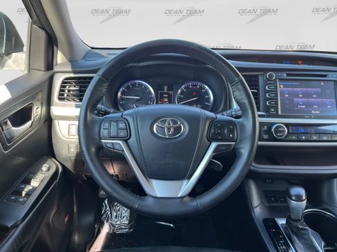 Used 2015 Toyota Highlander Limited Platinum AWD/4WD image 12
