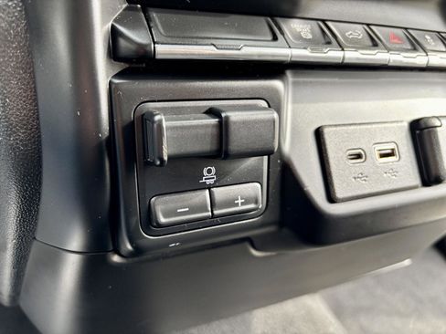 Used 2021 GMC Sierra 2500 SLE w/ SLE Value Package; image 5