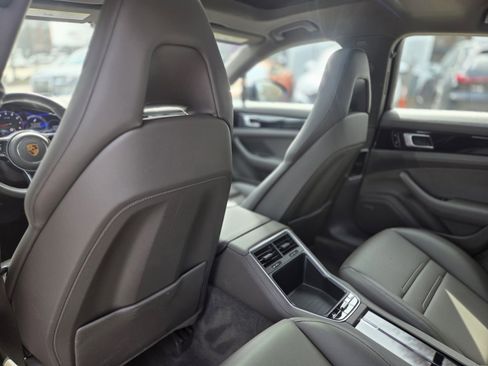 Used 2020 Porsche Panamera 4 image 22
