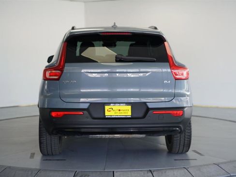 Used 2023 Volvo XC40 B4 Ultimate FWD image 6