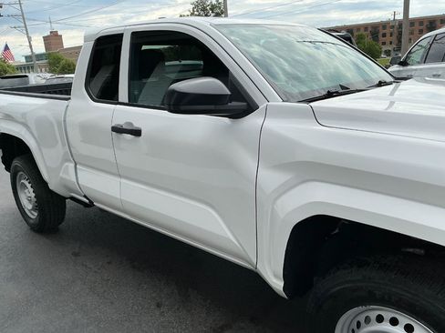 Used 2024 Toyota Tacoma SR RWD image 21
