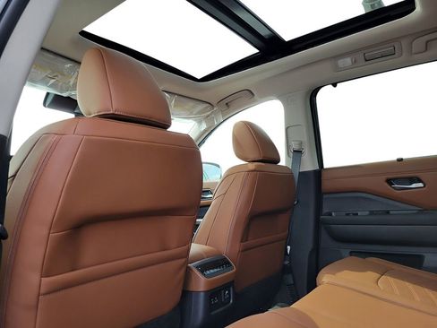 New 2025 Nissan Pathfinder Platinum w/ Cargo Package image 17