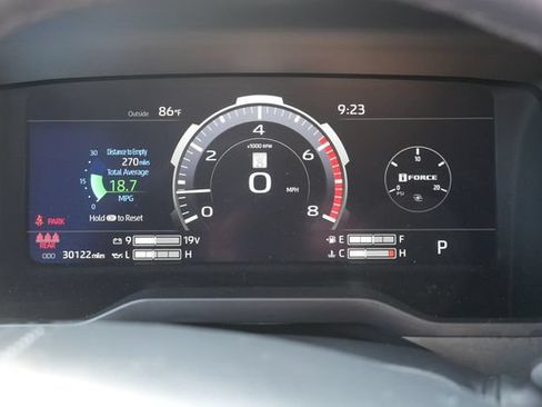 Used 2025 Toyota Tundra Limited AWD/4WD image 29