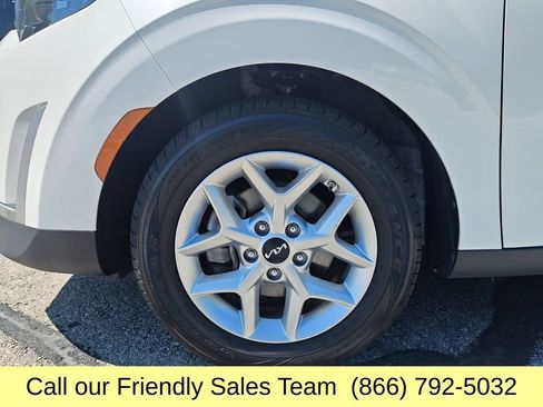 Used 2024 Kia Soul LX w/ Option Group 015 FWD image 26