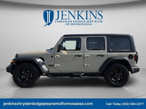 Used 2022 Jeep Wrangler Unlimited Sport AWD/4WD image 9