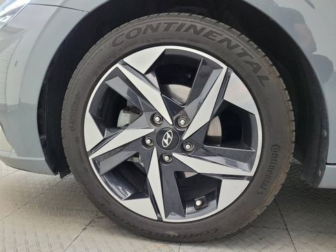 Used 2021 Hyundai Elantra Limited w/ Preferred Accessory Package FWD image 31