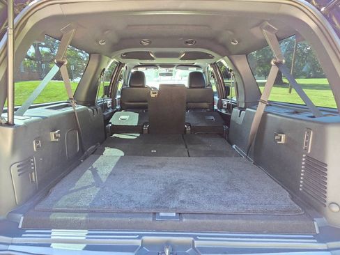 Used 2017 Lincoln Navigator L Select RWD image 36