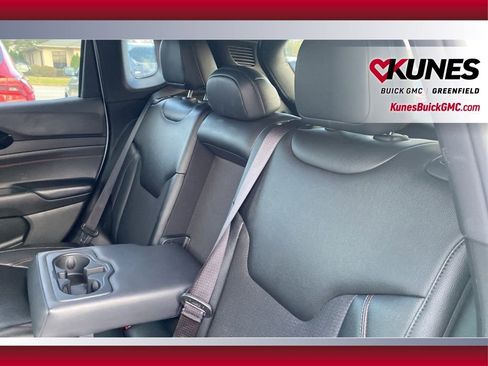 Used 2024 Jeep Compass Trailhawk image 31