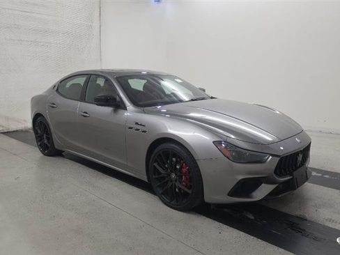 Used 2022 Maserati Ghibli Modena RWD image 3