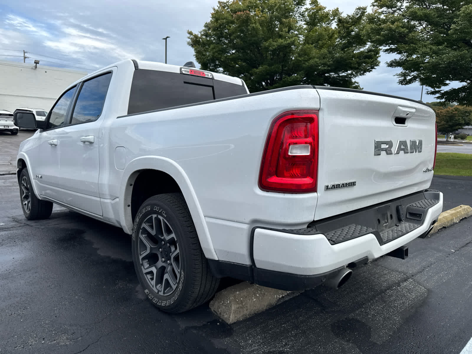 Used 2025 RAM 1500 Laramie w/ Sport Appearance Package AWD/4WD image 4