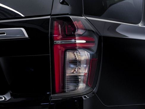 Used 2023 Chevrolet Tahoe High Country w/ Advanced Technology Package image 13