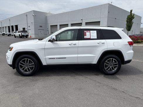 Used 2019 Jeep Grand Cherokee Limited AWD/4WD image 6