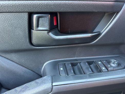 New 2025 Toyota Tacoma SR5 image 9