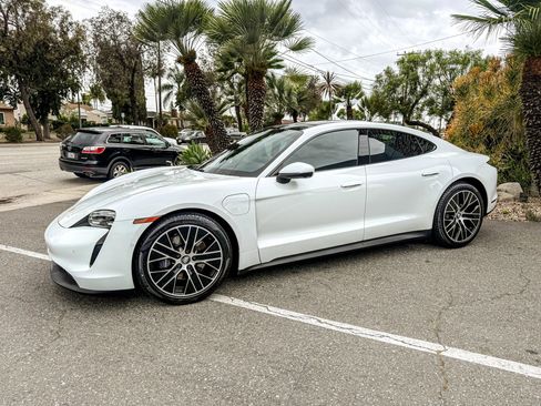 Used 2022 Porsche Taycan RWD image 5