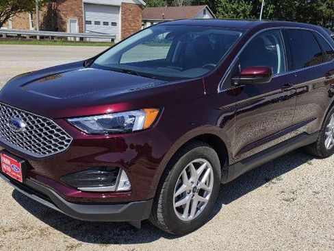 Certified 2024 Ford Edge SEL w/ Convenience Package AWD/4WD image 2