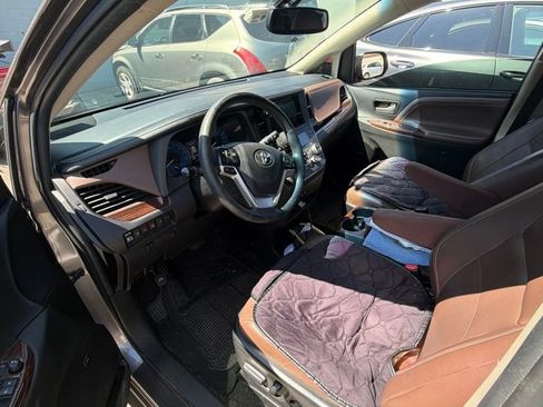 Used 2015 Toyota Sienna Limited Premium FWD image 34